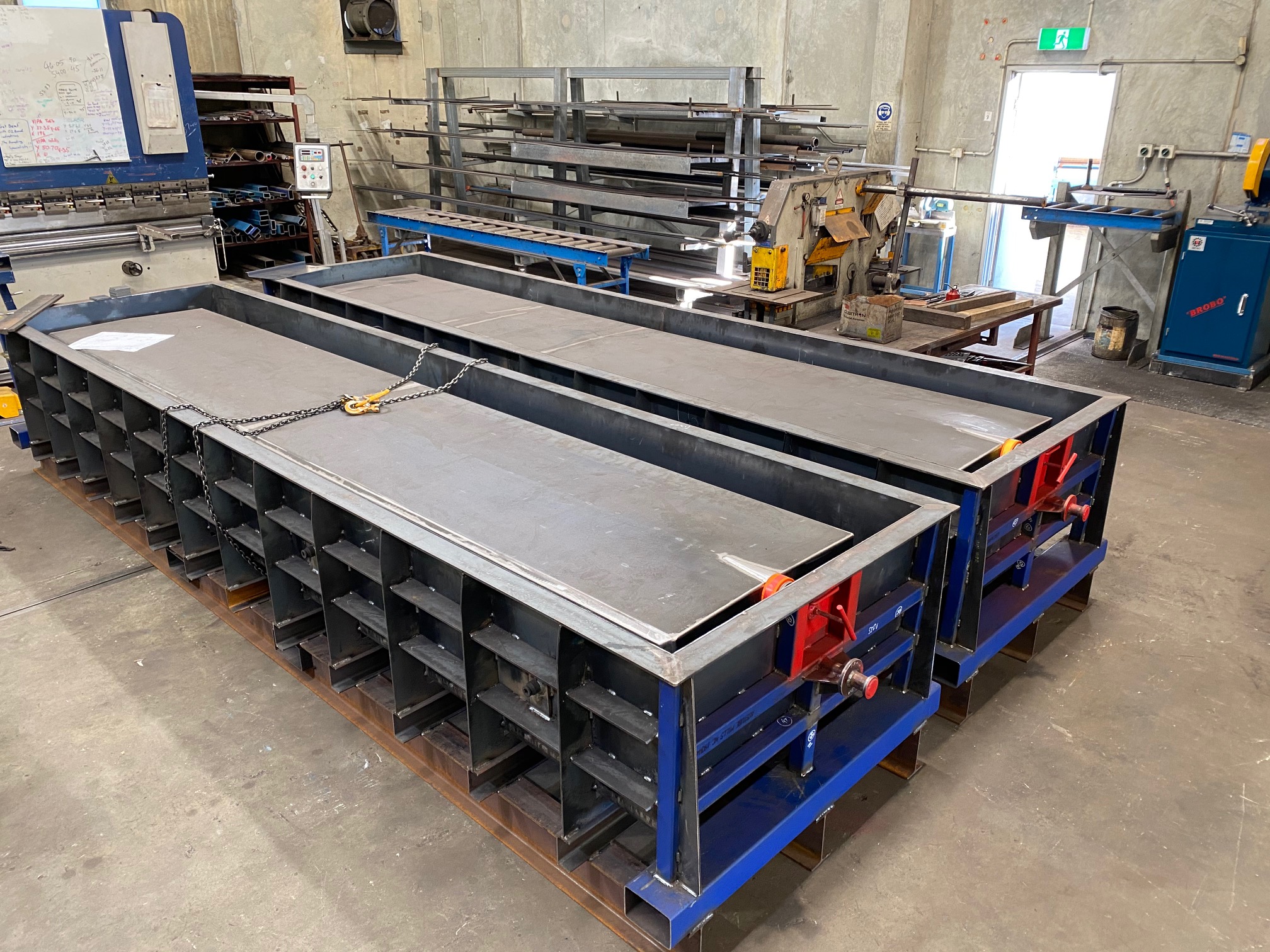 Trough Moulds » Metal West